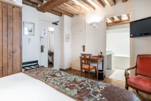 LAbsinthe Hotel - Guest Ratings