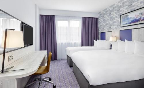Leonardo Hotel Swindon - Location and Accessibility