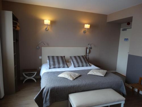 Logis Auberge Du Valburgeois - Accommodation Features