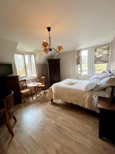 Logis Hotel De La Chapelle - Facilities and Amenities