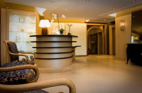 Logis Hotel Restaurant At the Red Ox - Room Types and Amenities