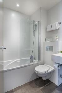 Logis Hotel - The Berry Residence - Room Features and Amenities