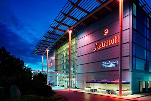 London Heathrow Marriott Hotel - Location and Directions