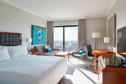 London Marriott Hotel Marble Arch - Accommodations and Amenities