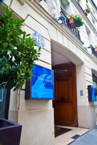 Louvre Tonic Hotel - Amenities and Services