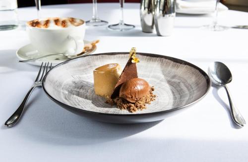 Macdonald Bear Hotel - Guest Ratings and Feedback