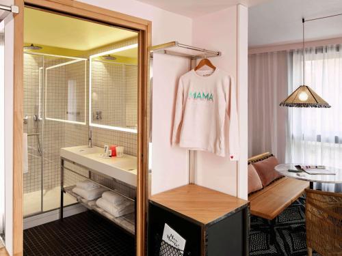Mama Shelter Paris West - Accommodations and Amenities