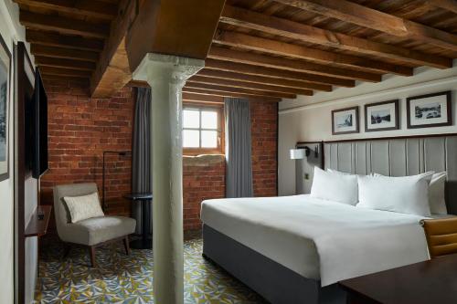 Manchester Marriott Victoria & Albert Hotel - Location and Accessibility