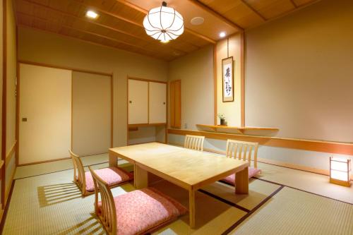 Maruei - Amenities and Services Offered
