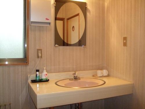 Marunaka Ryokan - Room Amenities and Accommodations