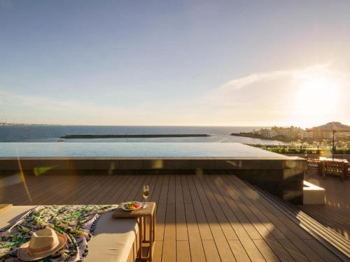 MB GALLERY CHATAN by THE TERRACE HOTELS - Dining Options