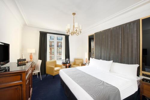 Melia Paris Champs Elysées - Room Types and Amenities