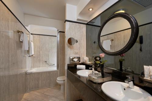 Melia Paris Vendome - Prime Location and Accessibility