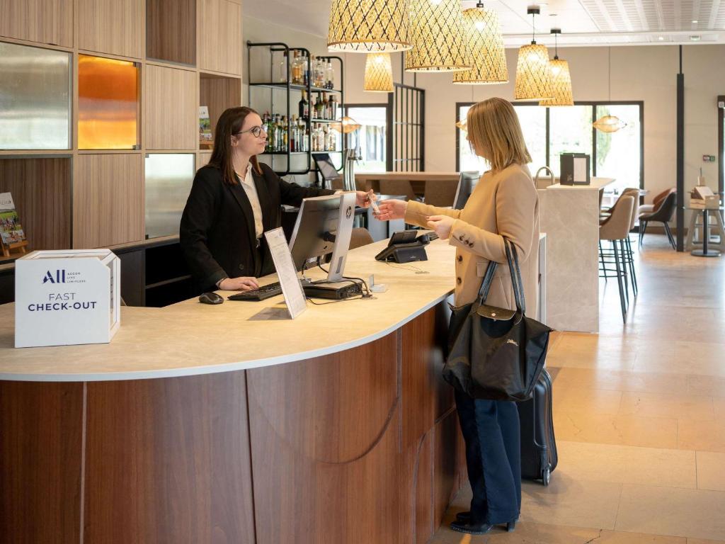 Mercure Auxerre Highway of the Sun - Location and Accessibility