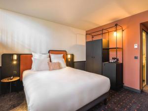 Mercure Bordeaux Centre Gare Atlantic - Rooms and Amenities