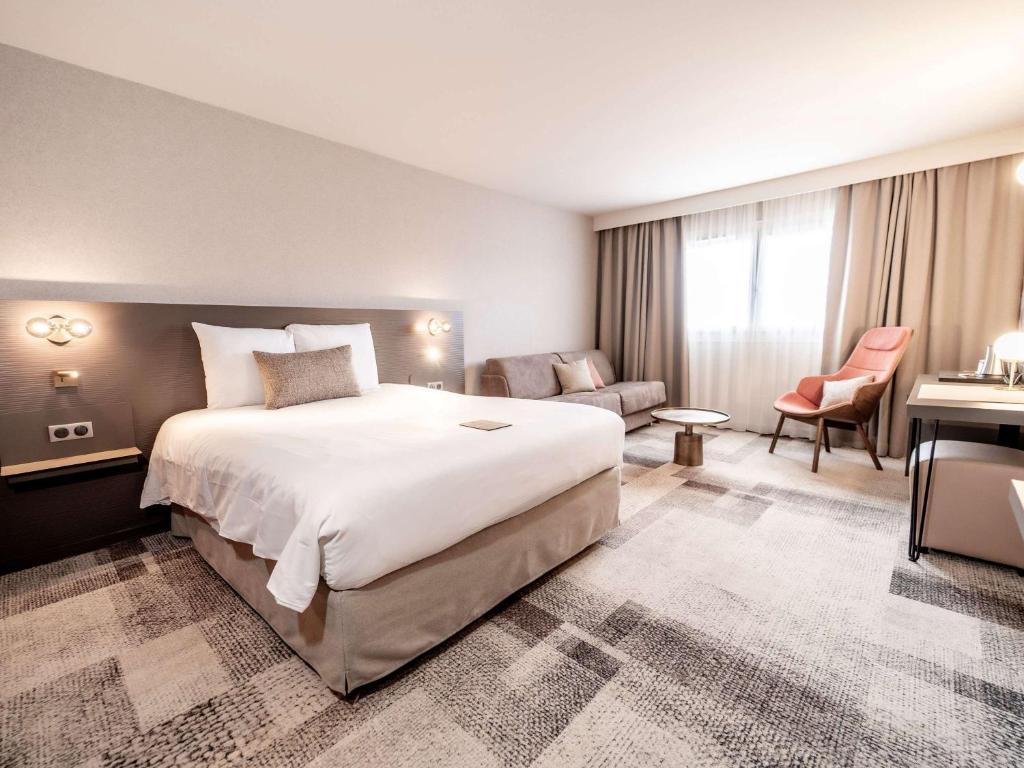 Mercure Bordeaux Lake - Room Types and Amenities