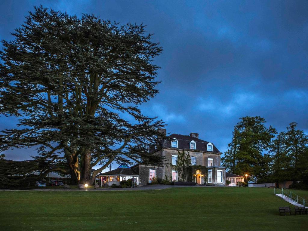 Mercure Bristol North The Grange Hotel - Room Types and Accommodations