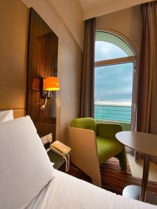 Mercure Granville Le Grand Large - Exceptional Location
