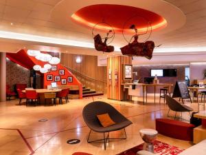 Mercure Paris Montmartre Sacred Heart - Location and Accessibility