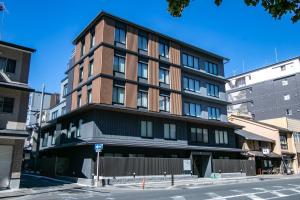 Minn Sanjo - Accommodation Features