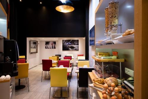Montparnasse Saint Germain Hotel - Convenient Location