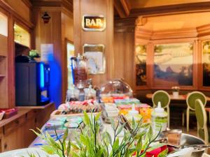 Murat Hotel Review: A Parisian Gem - Guest Ratings and Positive Highlights