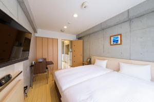 NAHA-WEST INN - Location and Accessibility