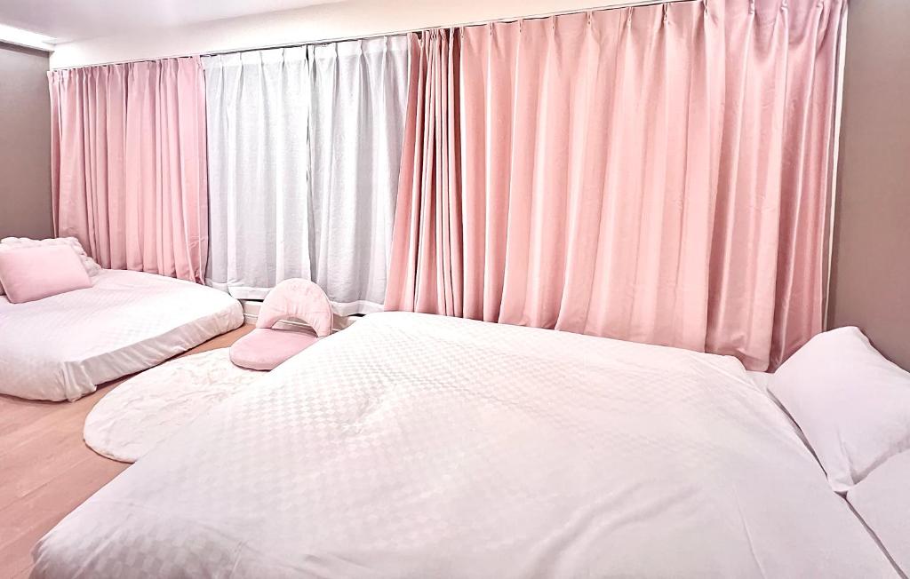 Near Qiuju Station, Dongjing Zhongxin Xuanhua Apartment KFOB, Bus No. 4 Can Be Used, With a Maximum Capacity of 5 People - Property Overview