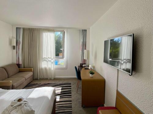 Novotel Aix-en-Provence Beaumanoir - Convenient Location