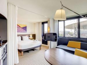 Novotel Suites Paris Stade De France - Hotel Amenities and Services