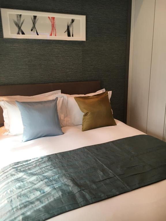 Oakwood Apartments Minami Azabu - Modern Apartment Living Spaces