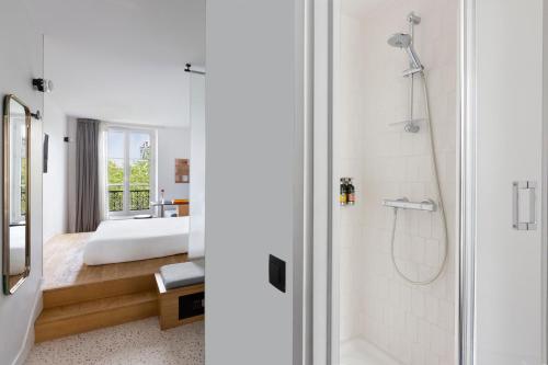 Oh La La! Hotel Bar Paris Bastille - Guest Reviews and Ratings