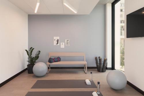 OKKO Hotels Paris La Défense - Amenities and Services