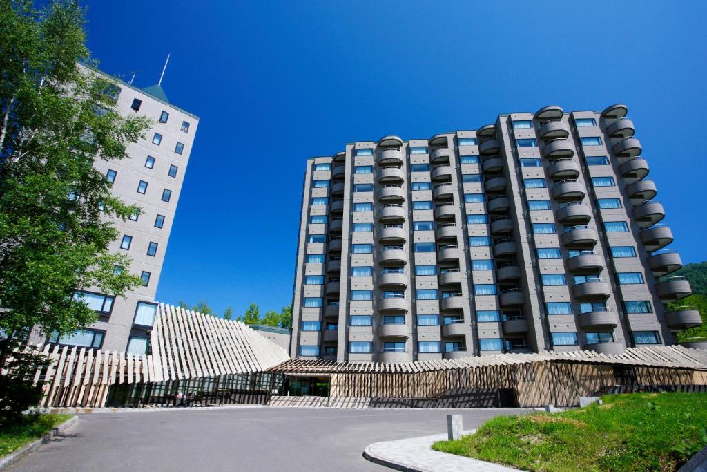 Where to Stay in Niseko Moiwa Ski Area, Niseko? 3 Hotels You’ll Love