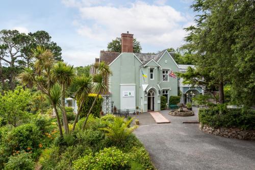 Orestone Manor - Dining Experiences and Offerings