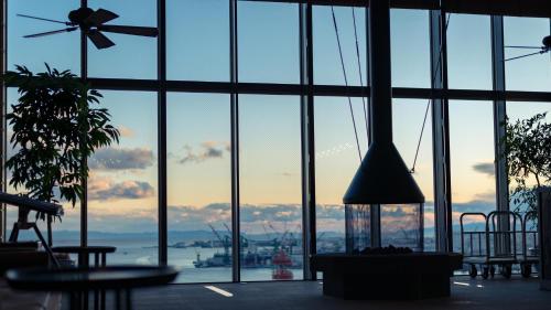 ORIENTAL HOTEL - Dining Experiences