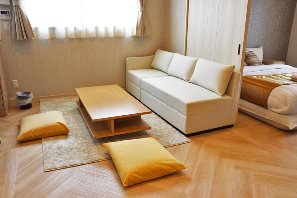 Ostay Vermillion Namba Review