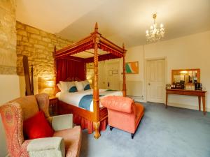 OYO Bailbrook Lodge, Bath - Room Types and Amenities