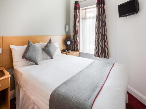 OYO London Guest House - Available Amenities