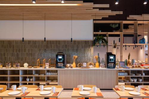 Paxton Paris MLV - Location and Accessibility