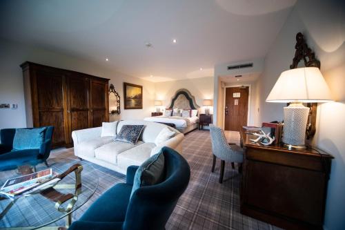 Peak Edge Hotel - Accommodation Details
