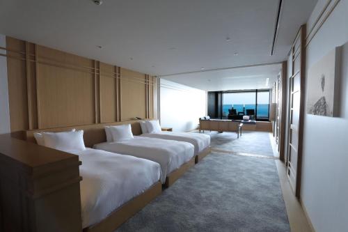 Pearl Star Hotel ATAMI - Room Types and Amenities