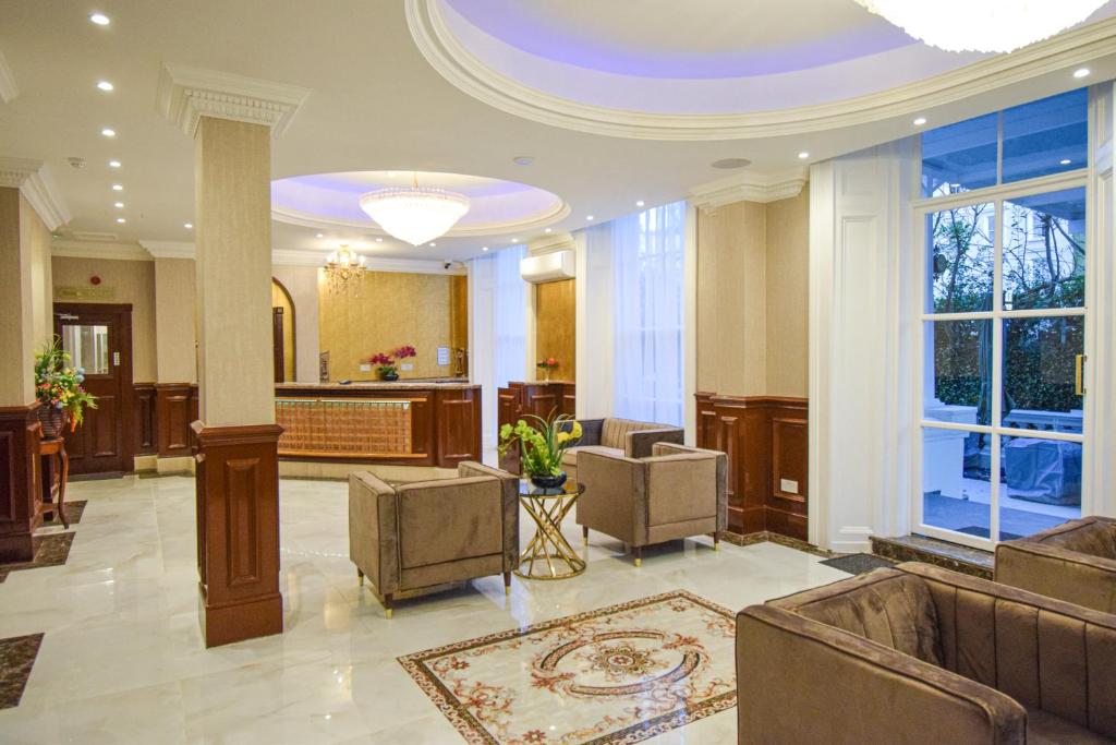 Pembridge Palace Hotel - Guest Experience