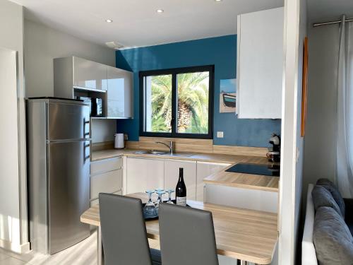 PINK FLAMINGOS 4 Accessible for People With Reduced Mobility - Accessibility Features