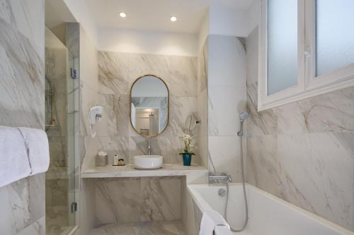 PLEY Hotel - Luxurious Guest Accommodations