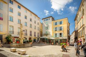 Provence At the Heart Apartment Hotels - Prime Location Highlights