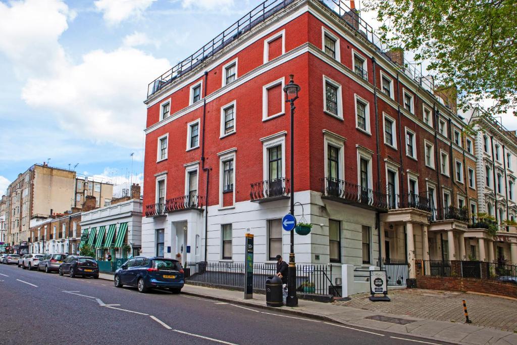 Putera Puteri Residence - Amenities and Services