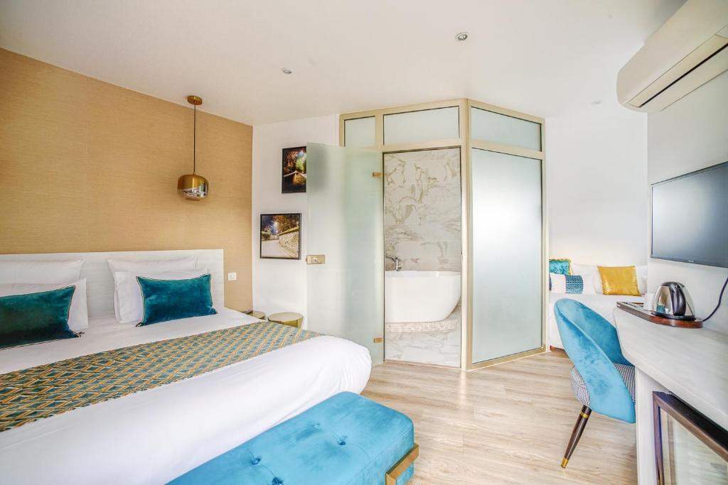 Queens Boutique Hotel - Excellent Location