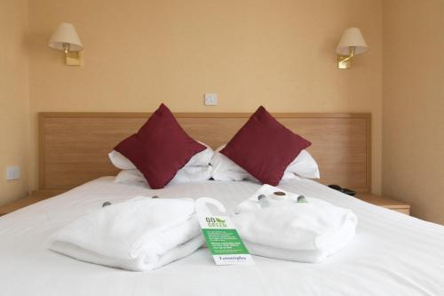 Queens Hotel - Guest Reviews and Ratings