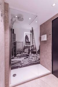 Radisson RED London Heathrow - Accommodations and Room Types